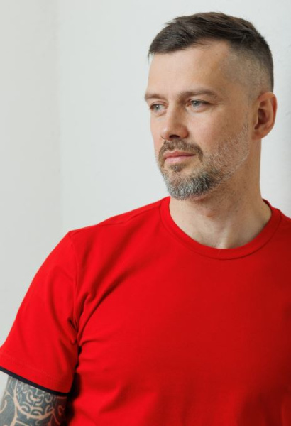 Футболка мужская М-0402, черный купить за 1300 ₽ в магазине «Аматис»